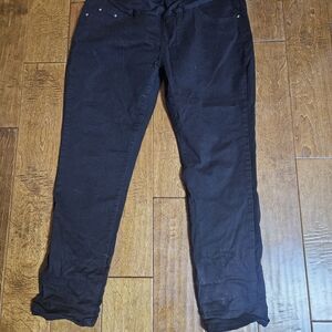 🧚‍♀️🧚‍♀️ FREE with Purchase Black Denim  Maternity Jeans🧚‍♀️🧚‍♀️